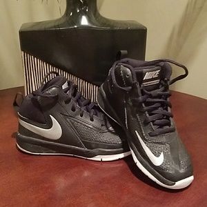 Nike Youth Basketball Sneakers